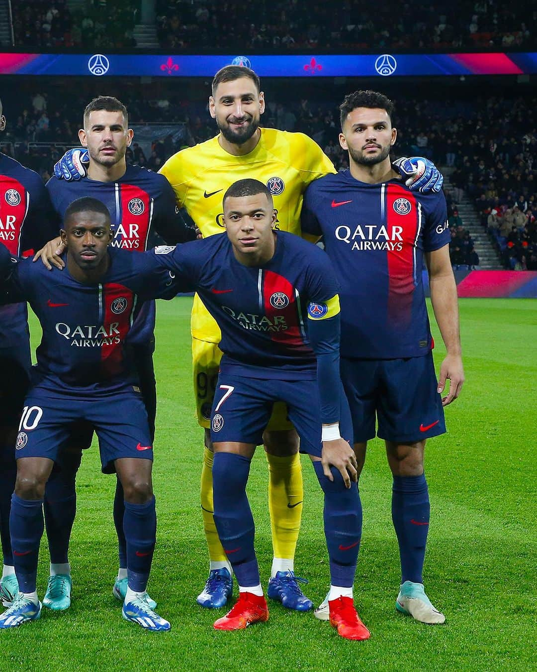 パリ・サンジェルマンFCさんのインスタグラム写真 - (パリ・サンジェルマンFCInstagram)「TEAM 👊❤️💙  #PSGASM #ParisSaintGermain #PSG #AllezParis #Ligue1」11月25日 5時07分 - psg