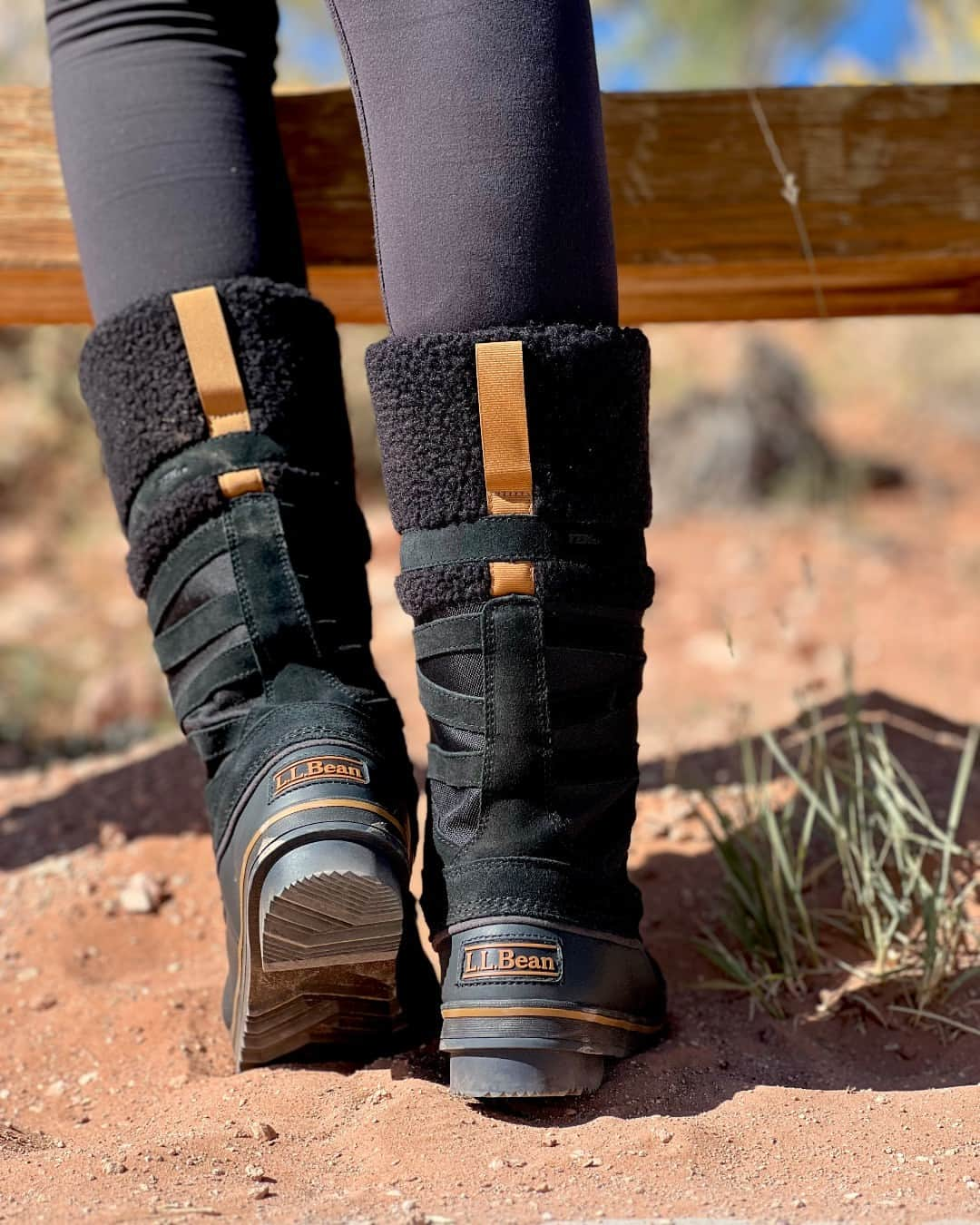 L.L.Beanさんのインスタグラム写真 - (L.L.BeanInstagram)「On the fence about heading outside? We think it's always a good idea - especially when you're dressed for maximum comfort and coziness. #BeanOutsider (📸: @mama_and_minis_adventures)」11月25日 5時18分 - llbean