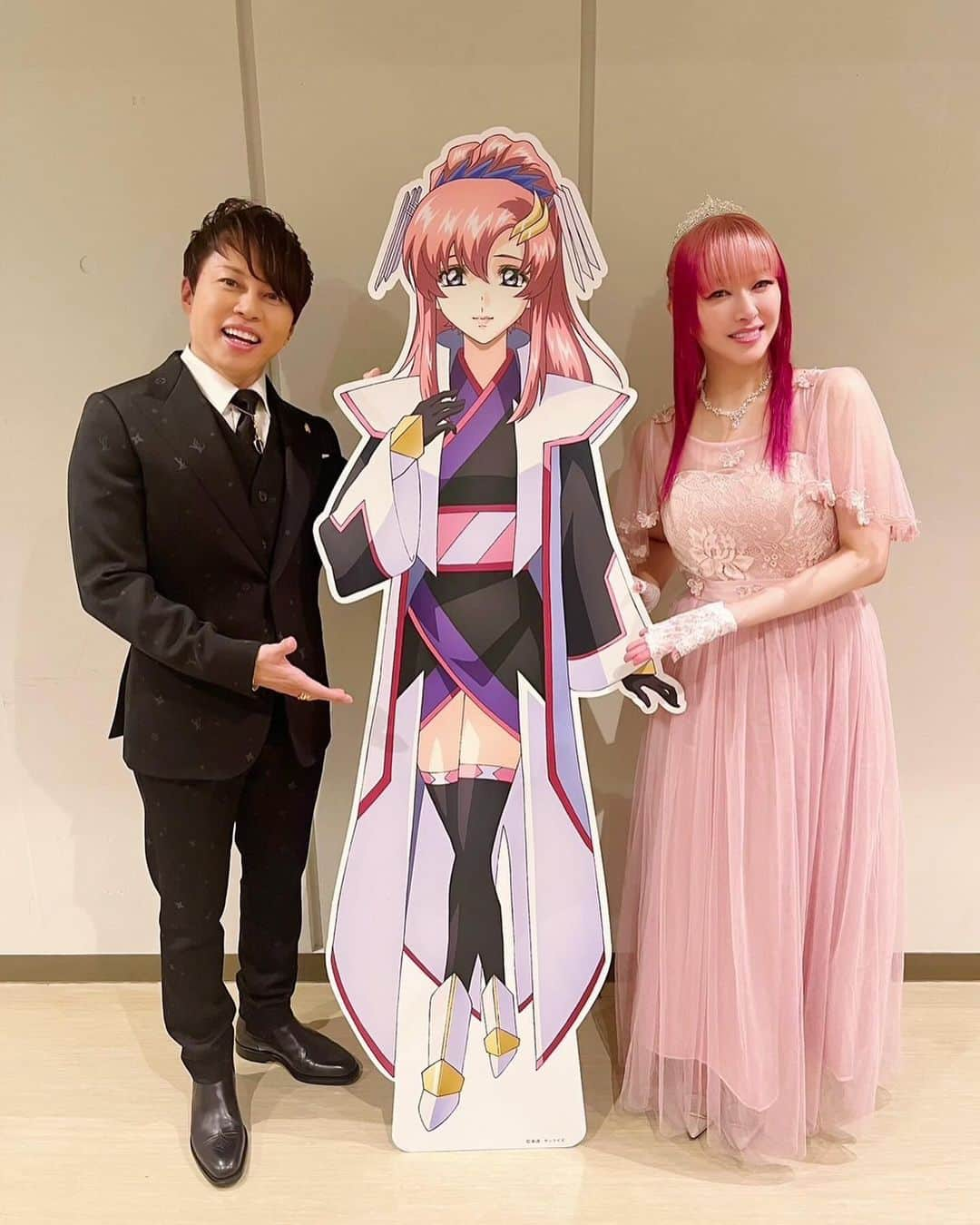 田中理恵さんのインスタグラム写真 - (田中理恵Instagram)「機動戦士 ガンダムSEED FESTIVAL ～CONNECT あの時代を超えて～  西川さんとラクスパネル前でお写真撮って頂きました！  主題歌「FREEDOM」西川貴教 with t.komuro 『機動戦士ガンダム SEEDFREEDOM』第4弾PVにて主題歌を乗せた映像も配信されましたね！  2枚目の写真は 玉置さんと！ 玉置さんの歌ステージ本当に素敵でした✨ ご本人にお会いしての感想は圧倒的な美。 本当にお美しいかたでお会い出来て本当に嬉しかったです！またお会い出来ると良いなぁ...🥰  3枚目の写真は 福田監督と！ お会いできると思っていなかったので本当に驚きと嬉しさでいっぱいでした！  イベントではラクスの名前の由来のお話も出ていました。ラクスと対峙すると本音を暴かれる気持ちになるキャラクター。『湖』という言葉を元にラクスができていると。劇場版もラクスを大切に精一杯演じております！宜しくお願い致します。  SEED FESTIVAL見逃し配信も配信開始されてますので是非！お見逃しなくです✨  #ガンダムseed #ガンダムseedfreedom」11月25日 5時18分 - rieanesan