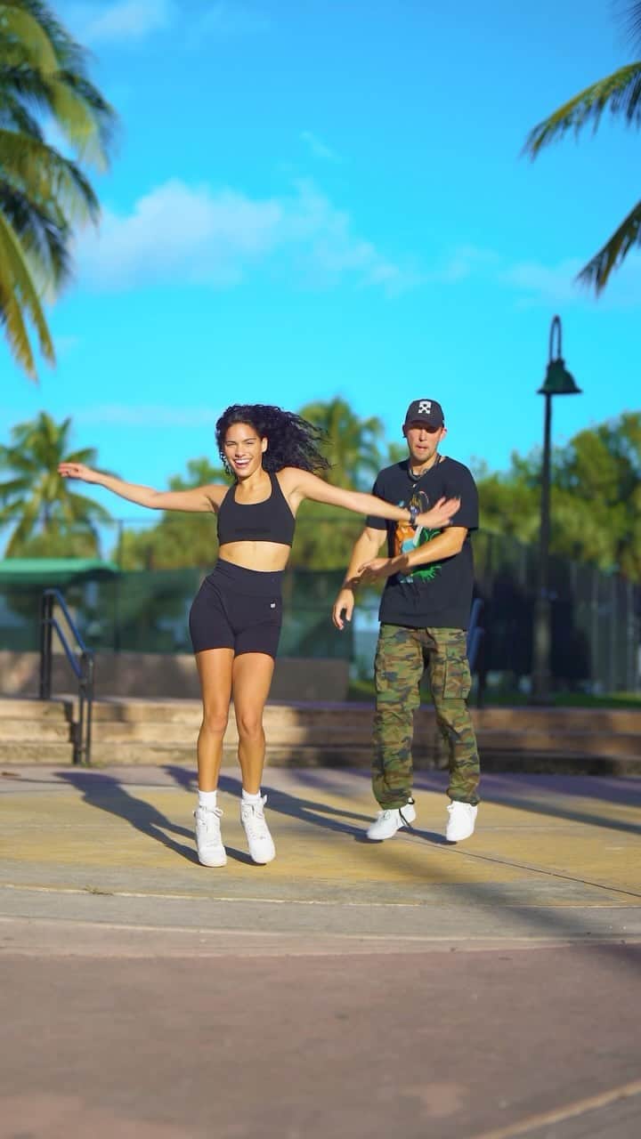 マット・ステファニーナのインスタグラム：「My new remix w @jonasuofficial is out!! 🥳😎🎧🖤 Link in bio to stream it!!  If anyone dances to the track tag me in your videos and I’m gonna repost as many as I can 🔥 good to be back dancing w @gabyvaldess_ on this one!!   Honored to remix this one!! Been a fan of Jonasu’s music for a minute and this is a banger.   Ps.. save the date Jan 13th..」