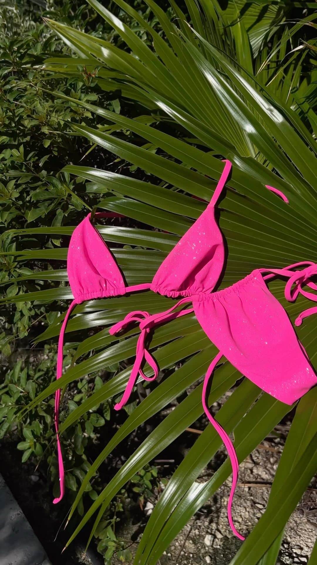 FRANKIES BIKINISのインスタグラム：「Cosmos returns in your favorite styles + 25% off 🩷 online now」