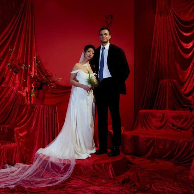 Vogue Australiaさんのインスタグラム写真 - (Vogue AustraliaInstagram)「New Yorkers Tiff Chang and Sateesh Daniel met on Tinder, and their Taipei wedding took place exactly eight years after they exchanged texts. At the link in our bio, see the full gallery from their love letter to the brides Taiwanese heritage, where she wore Vivienne Westwood and had her face painted by #IsamayaFfrench.」11月25日 6時00分 - vogueaustralia