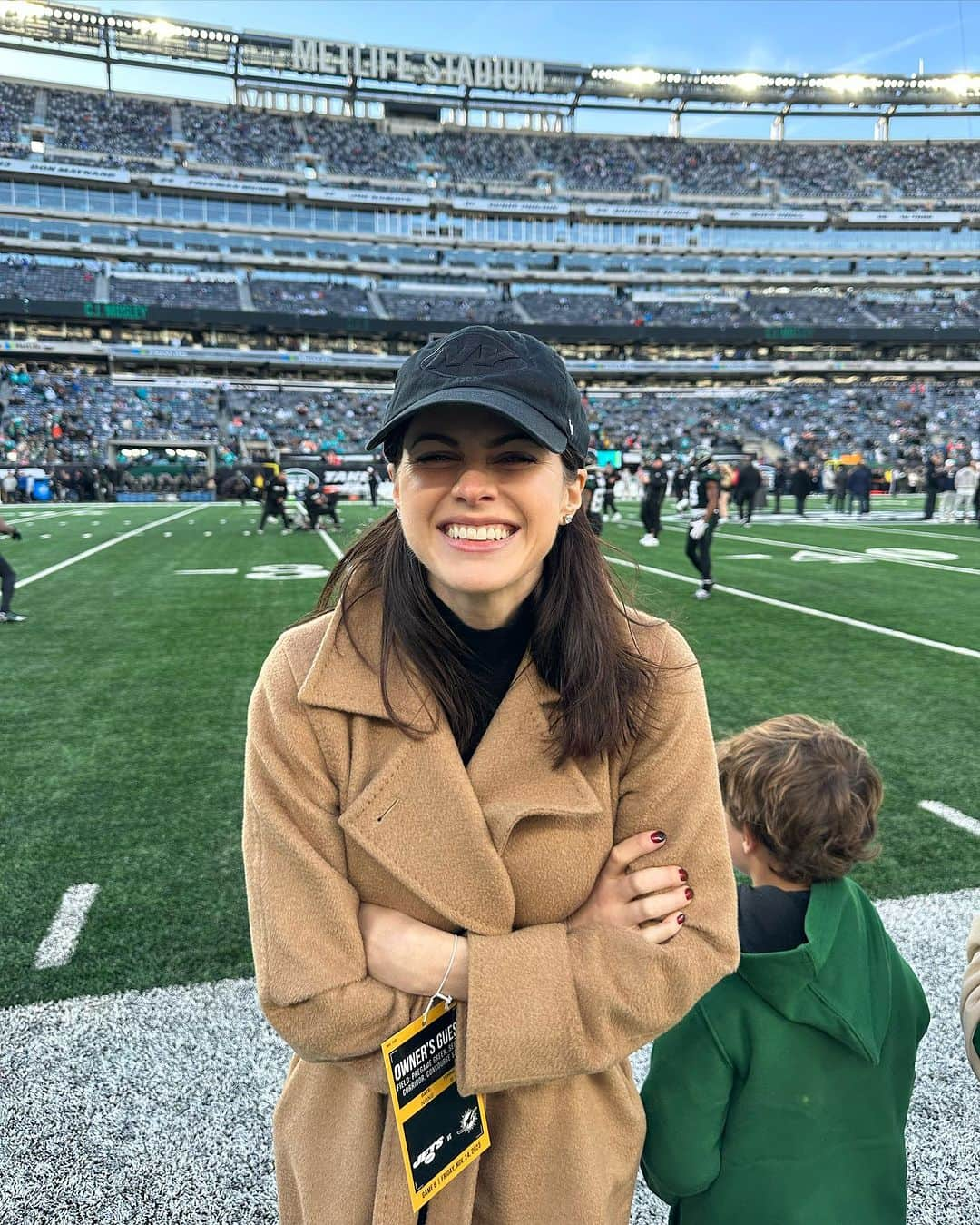 アレクサンドラ・ダダリオさんのインスタグラム写真 - (アレクサンドラ・ダダリオInstagram)「Go JETS! @nyjets @metlifestadium」11月25日 5時56分 - alexandradaddario