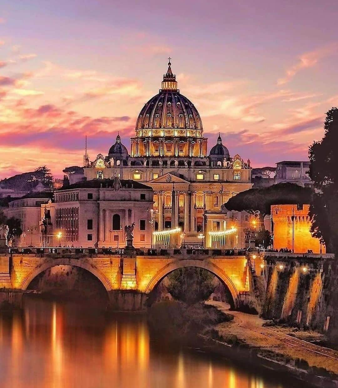 Instagramersのインスタグラム：「Golden hour in Rome by @stuartmckayphotography and @igersroma 🧡💛📸🙌🏻✨😍 #igersroma #weareigersit #igers」