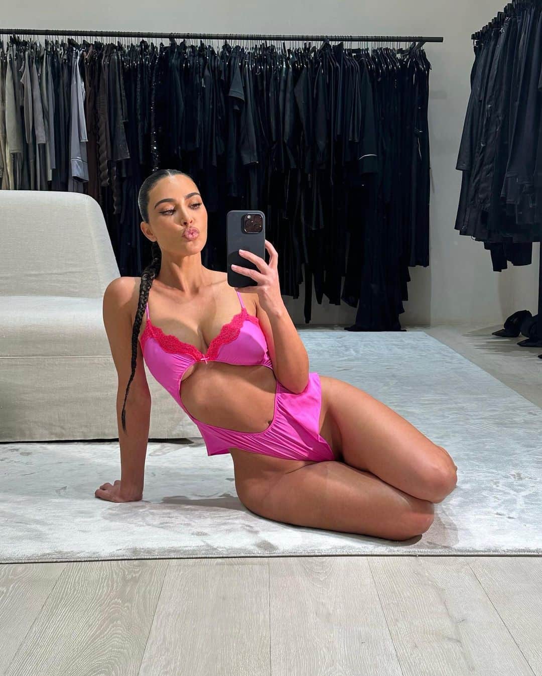 Cosmopolitanのインスタグラム：「If there was ever a time to treat yourself to some @skims it would be #BlackFriday. Why? Because you can score items for just $11—seriously! Shop the sale at the link in bio. 🤑  #rg @kimkardashian」