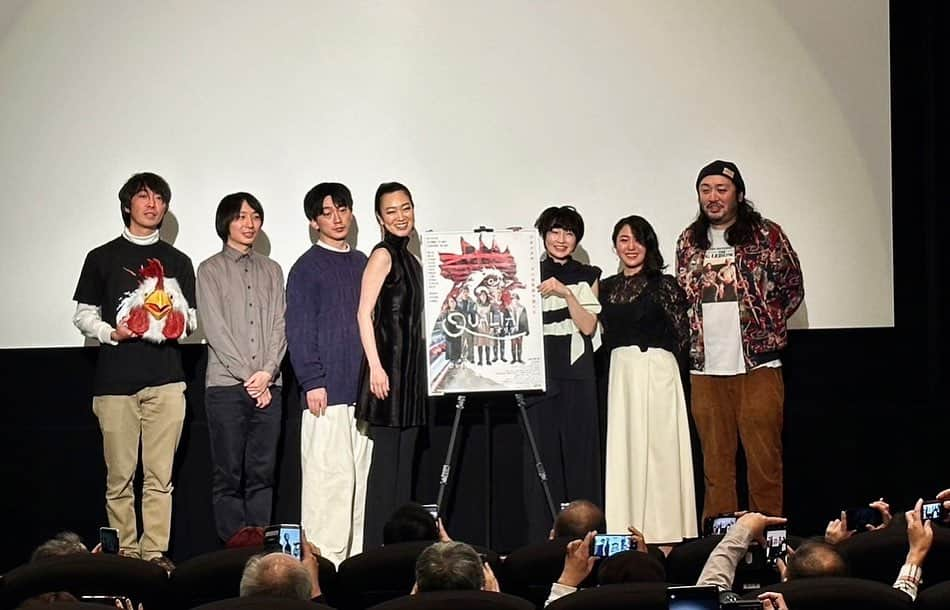 石川瑠華さんのインスタグラム写真 - (石川瑠華Instagram)「映画『クオリア』 劇場で観てくださった方々、 ありがとうございました＾＾  私はこの映画を三回ほど観ているのですが、 その日ごとに客席の雰囲気や反応が違って 私自身影響されやすいのか、 日によって映画の感じ方が変わります。  この映画はブラックコメディーというジャンルになるのかな、思えばそういうジャンルの映画に出演するのも初めてかもしれないなと。ジャンルなんてないんですけどね。  不思議な感覚で毎回観ております。  K’s cinemaでの上映がどんどん終わってしまう感覚が今から寂しいです。 是非、劇場でご覧ください！ #クオリア」11月25日 17時26分 - ___rukaishikawa