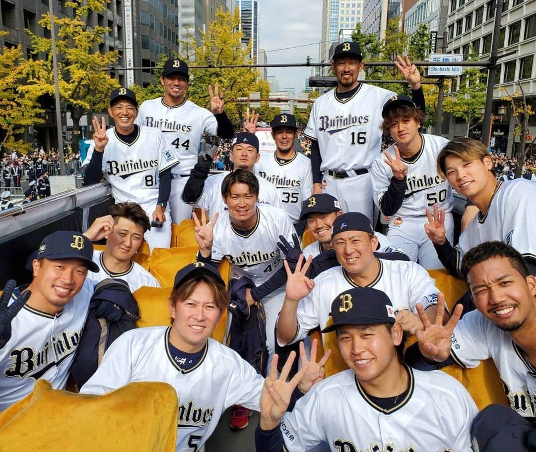 杉本裕太郎のインスタグラム：「優勝パレード最高でした😍 ありがとうございました！ 明日のファン感も楽しみにしてます😆 #パレード #毎日やりたい」