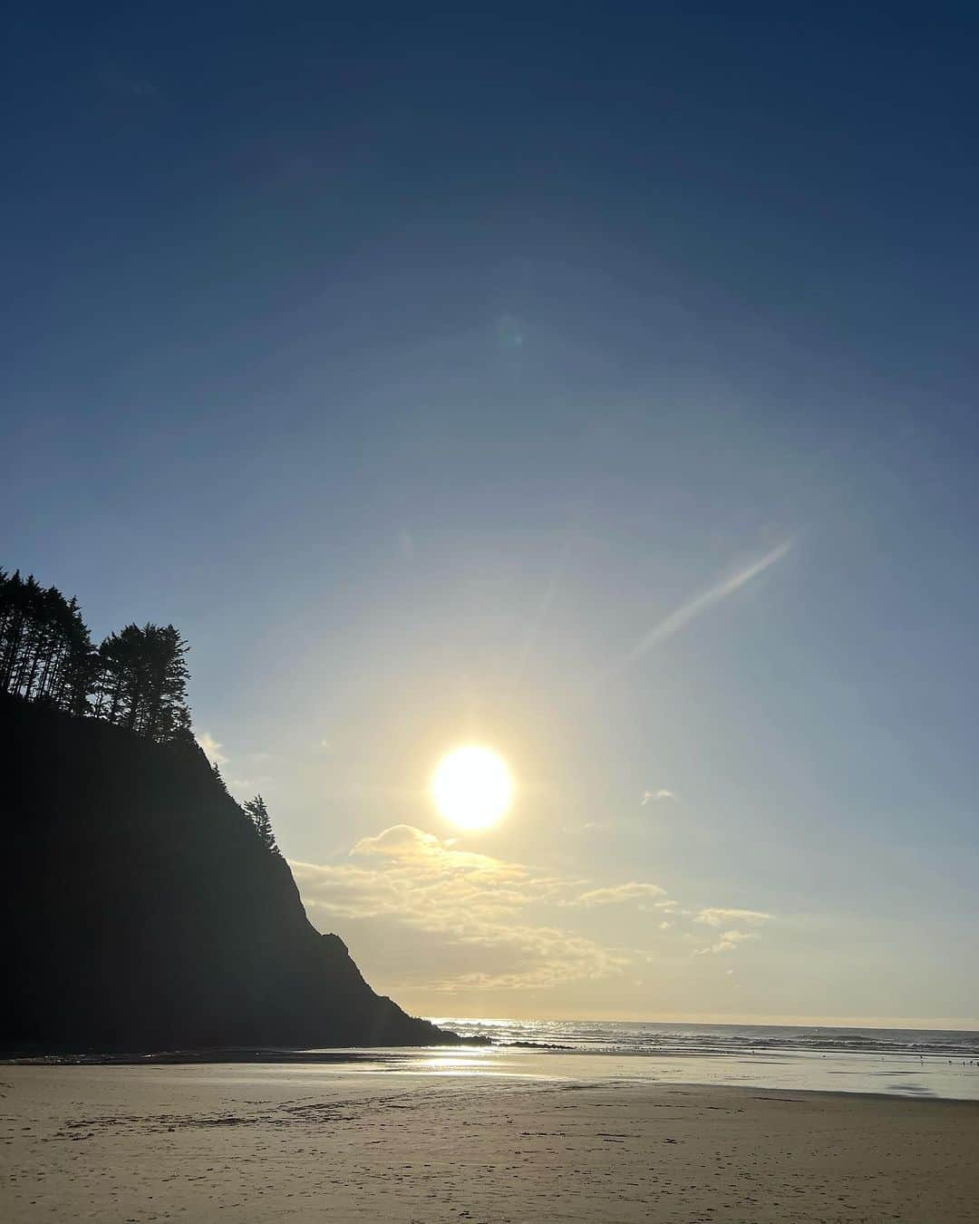 長野未祈さんのインスタグラム写真 - (長野未祈Instagram)「✨ The endless coast. ✨  My new favorite place in Oregon. I slept in the ocean waves. Happy Thanksgiving 🤍」11月25日 16時15分 - minorinagano