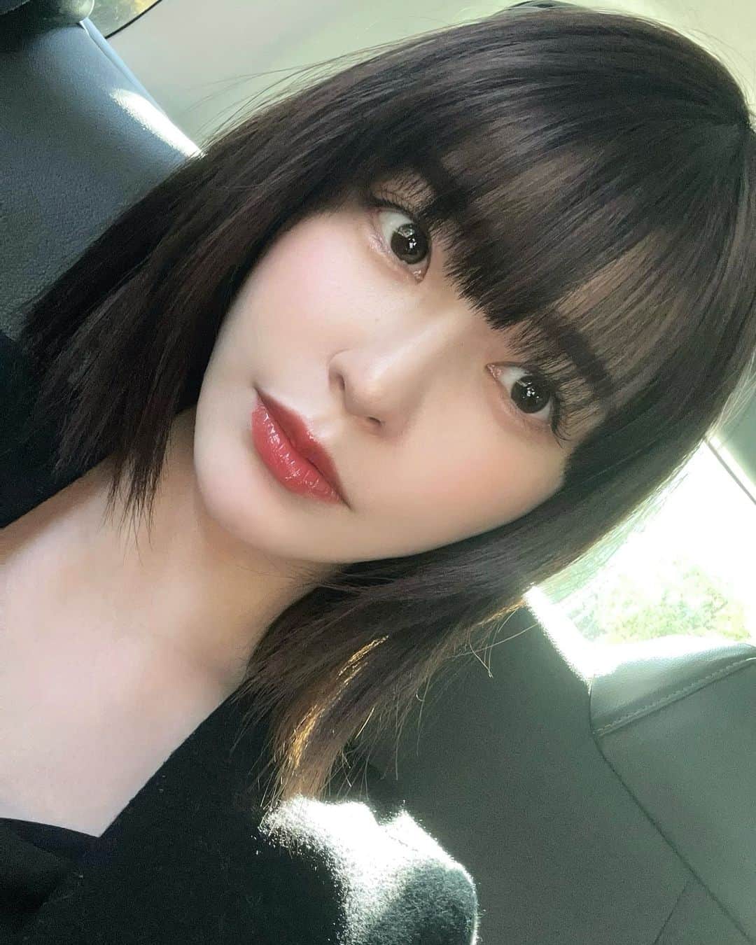 岸明日香のインスタグラム：「最近天気よくてご機嫌☺️♪  まつ毛もくるんしてもらいました✌️💕」