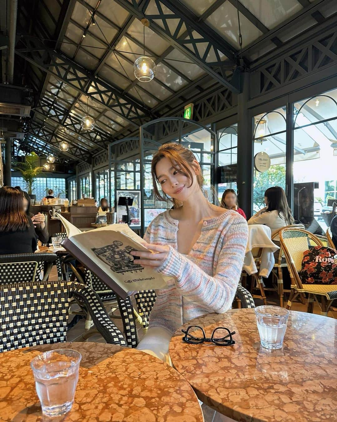 福吉真璃奈さんのインスタグラム写真 - (福吉真璃奈Instagram)「昨日暖かかったのにな〜☕️🧣🧹🍂」11月25日 16時19分 - new_fukumari