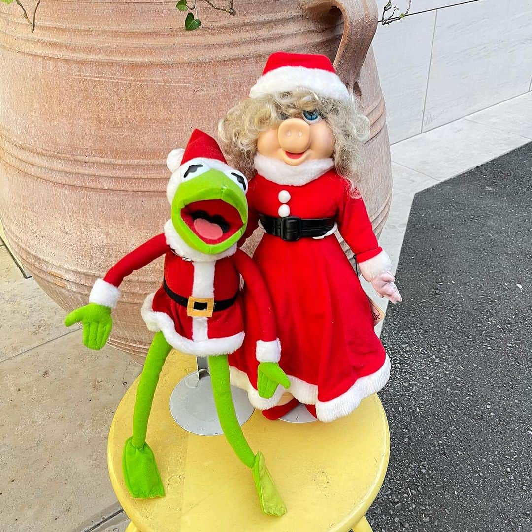 おもちゃやSPIRALさんのインスタグラム写真 - (おもちゃやSPIRALInstagram)「90's vintage Muppet show Miss Piggy & KERMIT Christmas Plush 入荷しました🎄✨🐸🐷  可愛いです🧚‍♀️🫧🫧」11月25日 16時34分 - spiral_toy