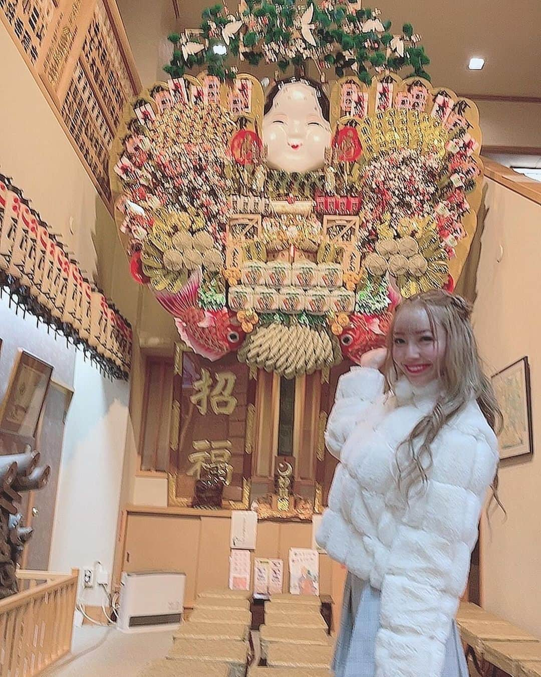 お茶の水うらんさんのインスタグラム写真 - (お茶の水うらんInstagram)「鷟神社の酉の市行ってきたよー ꒰^ ̳> ·̫ < ̳^꒱🎀✨🤍🩷  #酉の市 #鷟神社  #torinoichi #熊手 #kumade #浅草 #asakusa  #asakusatemple」11月25日 16時52分 - uran_alcoholic