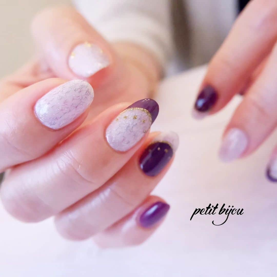 ayumiのインスタグラム：「...⁡ ⁡.⁡ わたしの爪に乗ってるアートのアレンジで^^⁡ ⁡⁡ .⁡ ⁡#petitbijou_nail #冬にあったかそうなネイル」