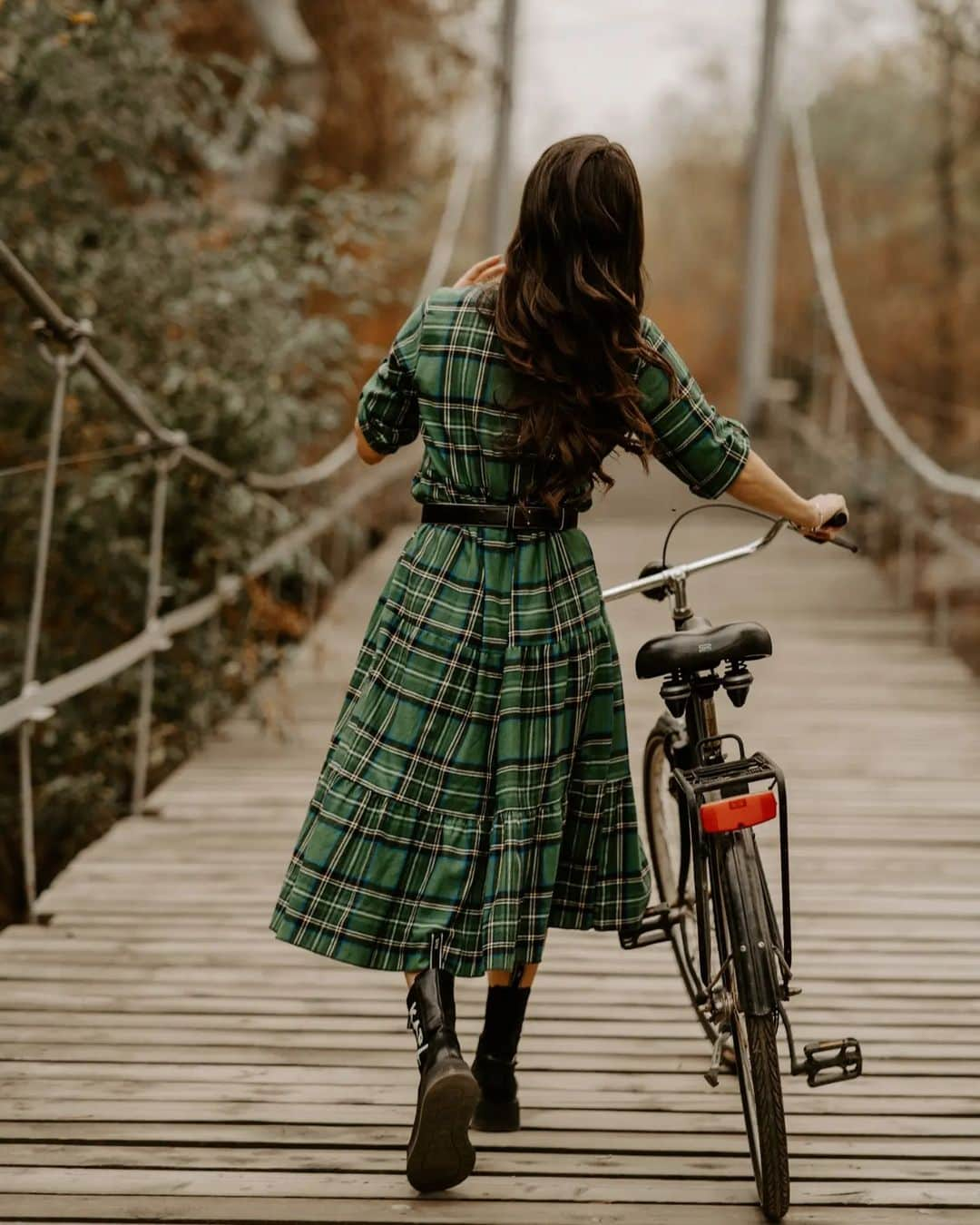 ツベタナ・ピロンコバさんのインスタグラム写真 - (ツベタナ・ピロンコバInstagram)「Simplicity 💫🚲❤️ #mood #fall #keepitsimple」11月25日 16時57分 - tpironkova