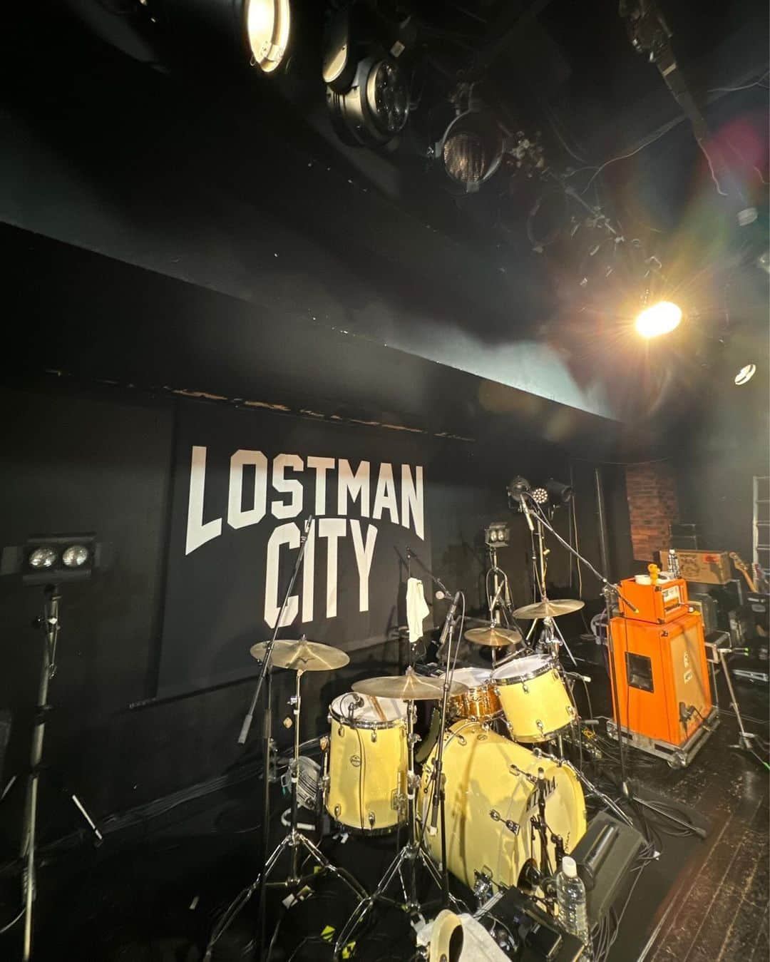 有江嘉典のインスタグラム：「本日はコレ。 LOSTMAN GO TO CITY 2023-24  11本目。金沢 Eight Hall  今ツアー1番長いブロックの最終日。 本日も楽しみます！どうぞよろしくお願い致します！  #thepillows」