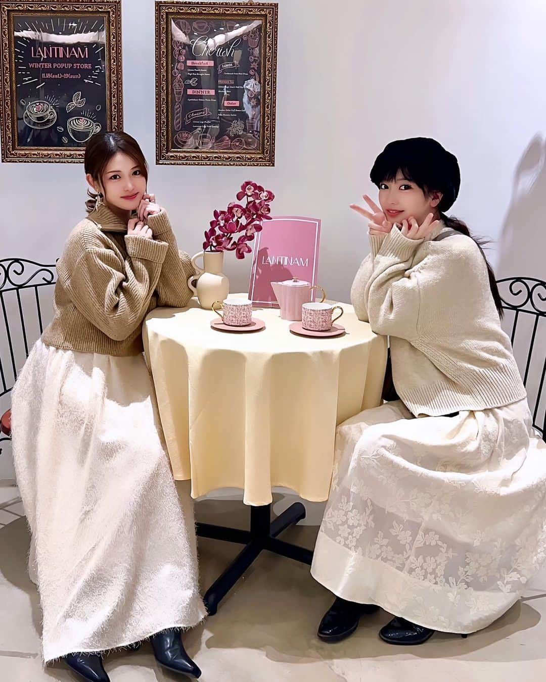 吉沢朱音のインスタグラム：「おはよう…💭 こないだ、松村沙友理ちゃんプロデュース LANTINAMのPOPUP SHOP行ってきました👗✨ . さゆりんが美人すぎるからかな、、 お洋服まで可愛くていつも大好き🥹♡ キラキラスカート早く履きたい 可愛いけん届いたらみんなに見せびらかします⛄️笑 . 今日もいちにち、！( ՞. ̫.՞)💗 . . . #lantinam #松村沙友理 ちゃん #winterfashion #wintercollection」