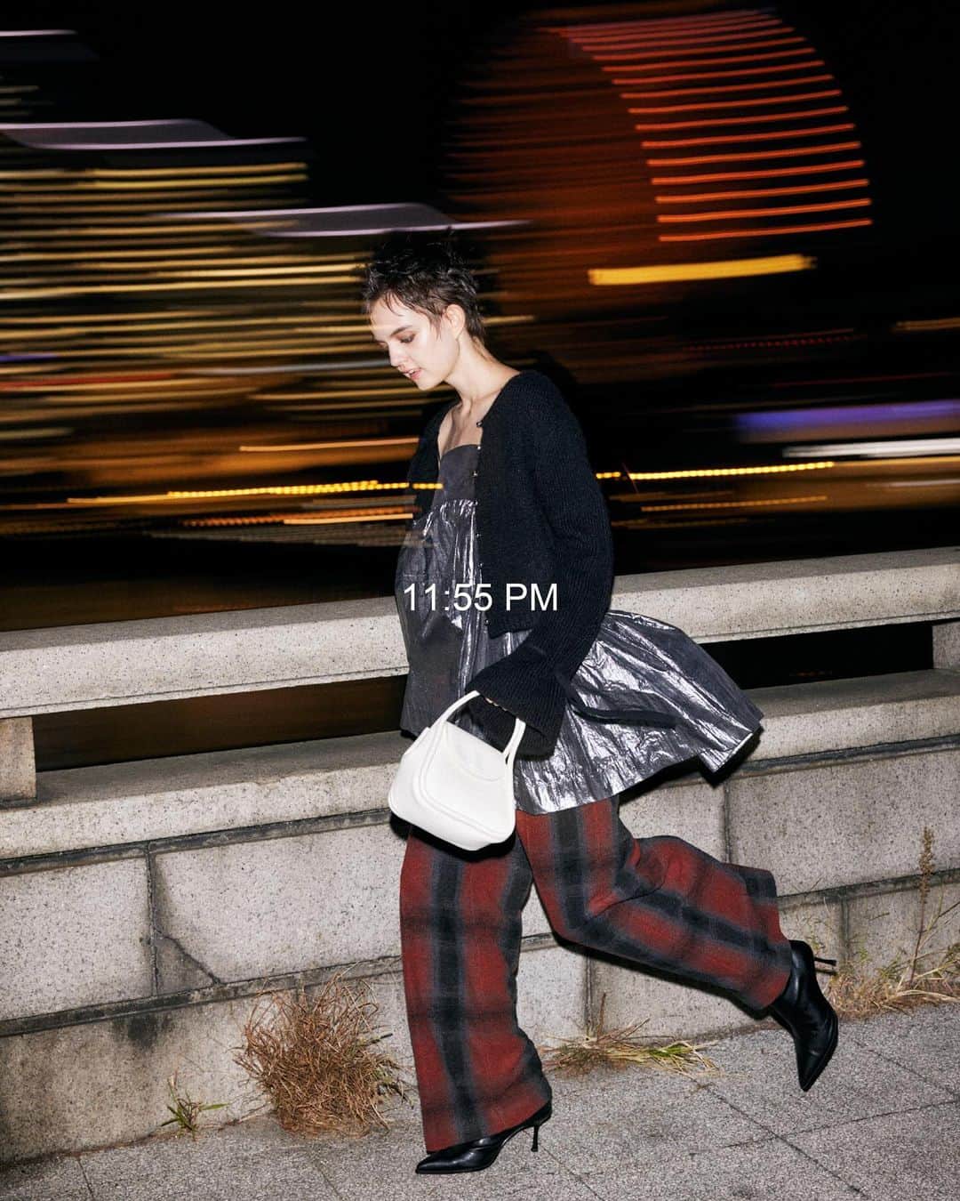 マウジーのインスタグラム：「MOUSSY HOLIDAY COLLECTION 2023 11.23.THU DROP  ・CAMI PUFFED MINI DRESS(010GA230-7510) ・FAUX PEARL BUTTON CARDIGAN(010GA270-6940)  #MOUSSY #MOUSSYHOLIDAYCOLLECTION」
