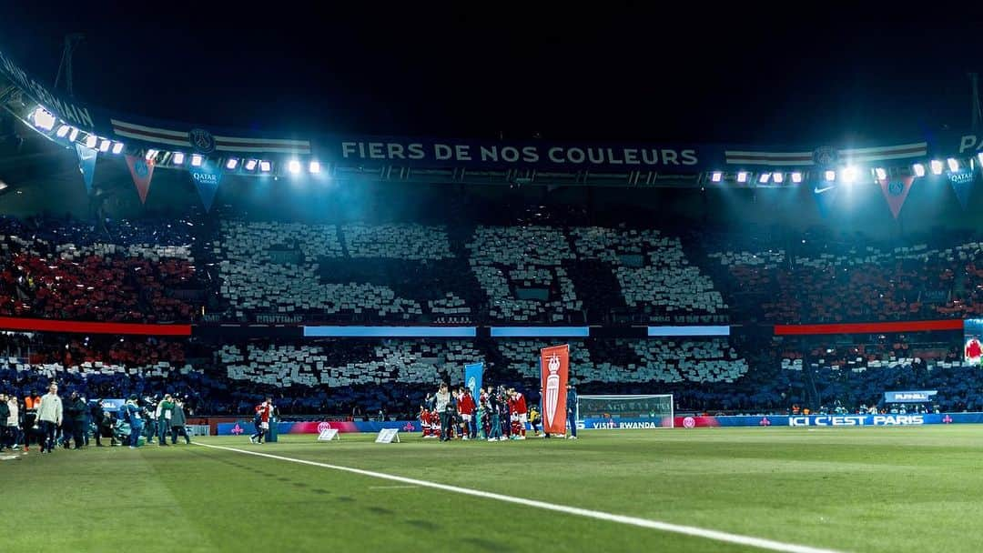 パリ・サンジェルマンFCさんのインスタグラム写真 - (パリ・サンジェルマンFCInstagram)「This evening, the Parc des Princes celebrated the 5️⃣0️⃣th anniversary of the first Paris Saint-Germain match in its stadium! ❤️💙  Le Parc des Princes célébrait ce soir les 5️⃣0️⃣ ans du premier match du Paris Saint-Germain dans son stade ! ❤️💙  #PSGASM」11月25日 8時27分 - psg