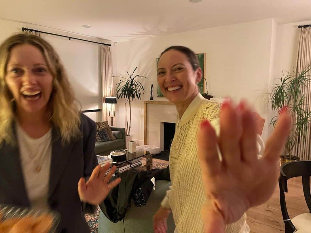 ジュディ・グリアのインスタグラム：「Happiest birthday to Lola Glaudini @trulylolaglaudini, I love you so much. I wish I could find a photo of us not making weird faces or laughing, but I can’t. I guess that’s one of the reasons I love you.」