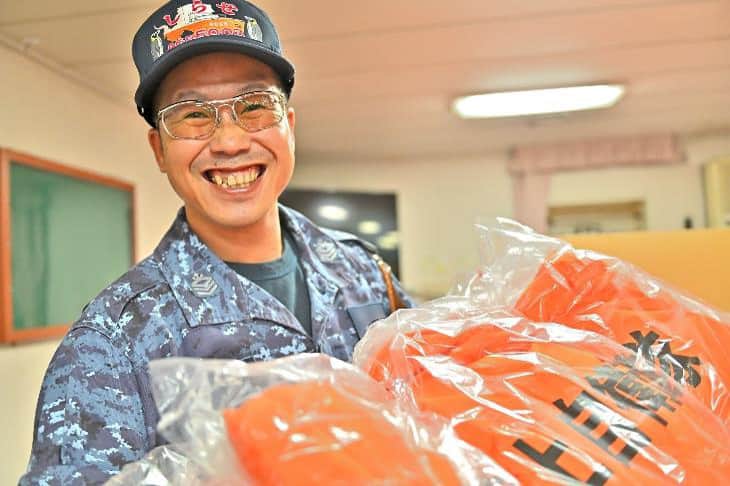 海上自衛隊さんのインスタグラム写真 - (海上自衛隊Instagram)「新コーナー『砕氷艦しらせ🐧今日の笑顔』  #しらせ は11月10日に横須賀を出港し、約４カ月間各種観測支援に従事します。 長期の行動でも、笑顔溢れるしらせ乗員の姿をお届けしたく、新コーナーを始めました！ ぜひ、ご覧ください✨  #しらせ #笑顔 #いいえがおの日 #今日の笑顔」11月25日 9時00分 - jmsdf_pr