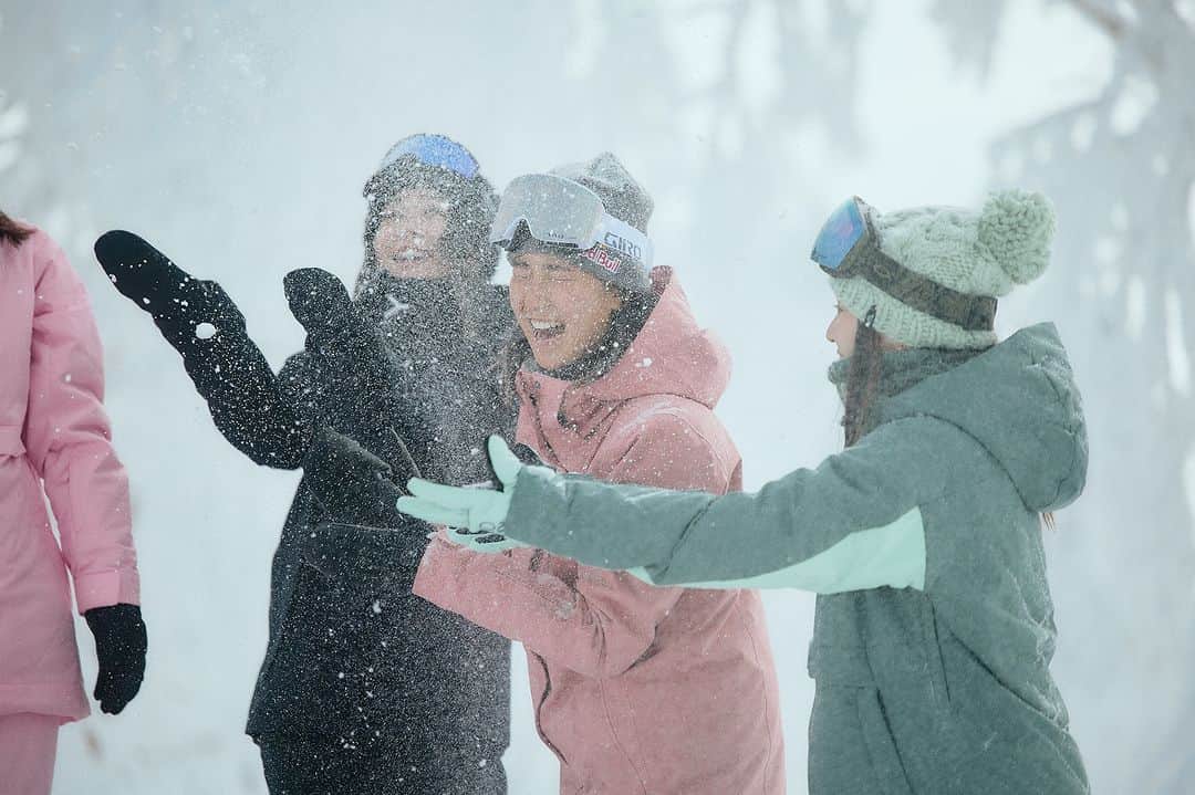 ROXY JAPANのインスタグラム：「❄️❄️❄️ 強い寒気が残り、 明日は寒くなりそう、、 山では雪も降りますね⛄」