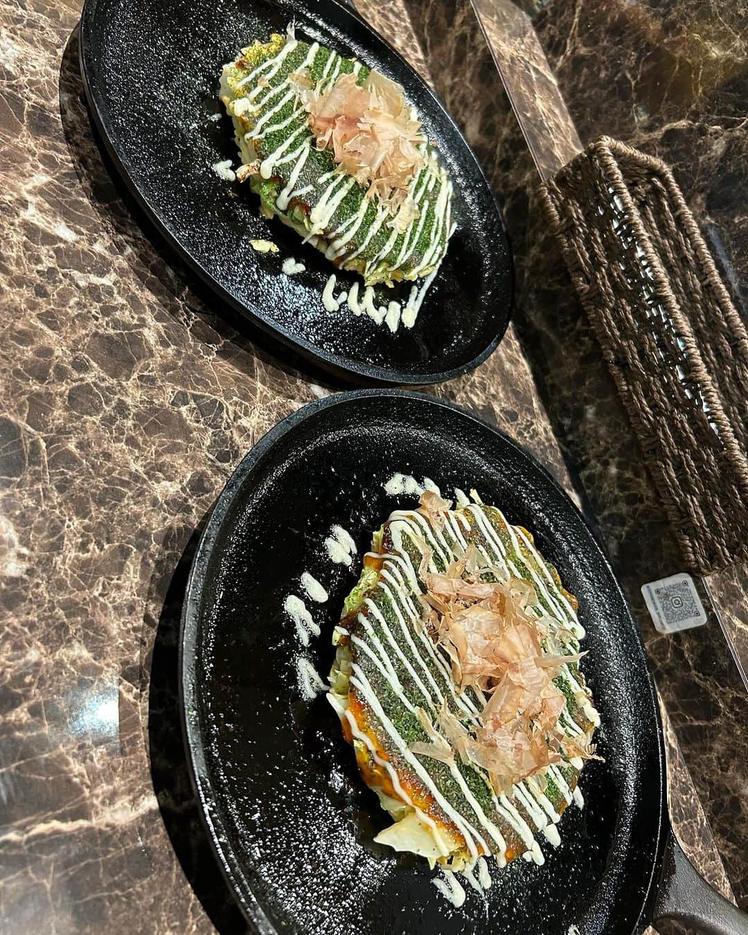 世手子さんのインスタグラム写真 - (世手子Instagram)「PR  Okonomiyaki with plenty of vegetables👏🥬🥗 Omelet soba is also exceptional🍳 The fruit sour is also luxurious🥭🍓 @teppanizakaya_shirankedo  #鉄板居酒屋しらんけど #鉄板居酒屋 #しらんけど #西小山ディナー #目黒区グルメ 行ってきた(*^_^*) 西小山楽しすぎて（＾ν＾） お好み焼き野菜たっぷりでペロリといけちゃいました(o^^o) オムそばも贅沢ふわふわたまごたっぷり フルーツサワーもフルーツたっぷりで大満足(*´∇｀*) テイクアウトもあったよ(*´-`) 地元に愛されるお店は美味しい😋」11月25日 9時48分 - rojide