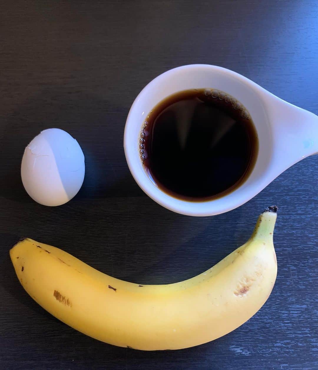 黒沢薫のインスタグラム：「おはよう名古屋。ゆで卵に少しヒビが💦 #morning #breakfast #coffee #egg #banana  #yum #power #instafood #instagood #lovelife #ヒアナウ」
