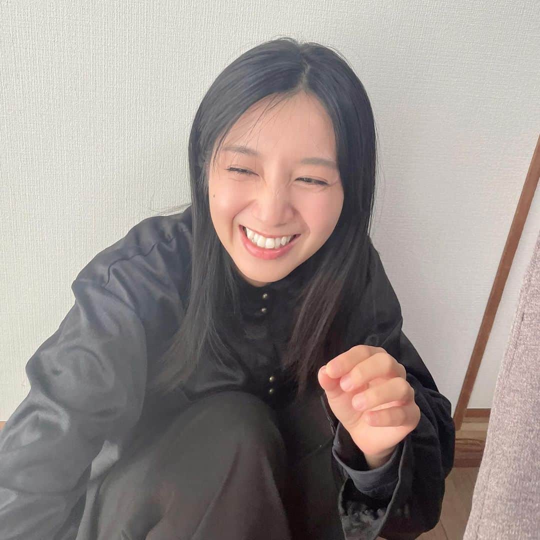 岡野真也のインスタグラム：「😊😊 暑かったり寒かったり大変ね！」