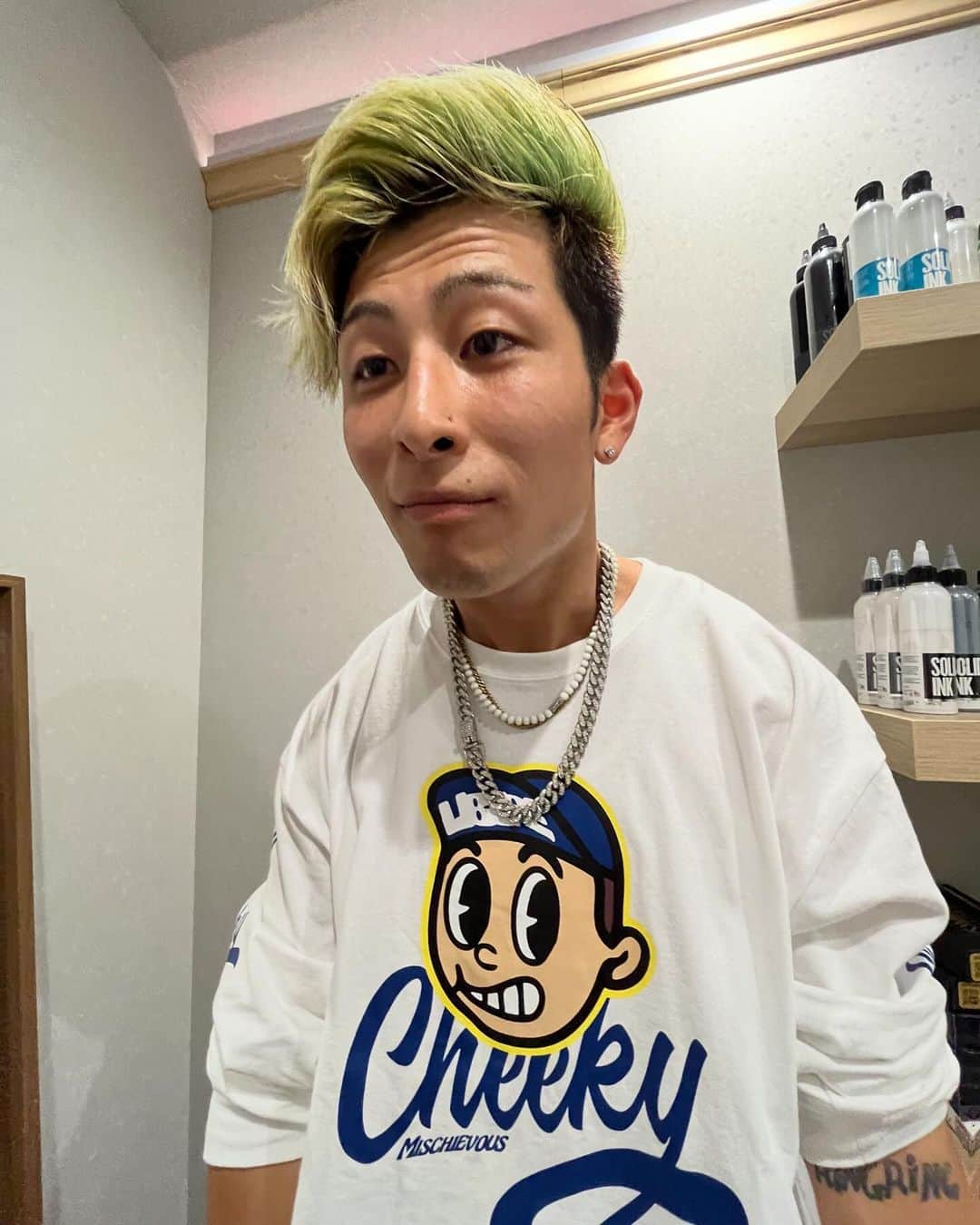 JustIn (ジャスティン)のインスタグラム：「チーキーボーイ 😎」