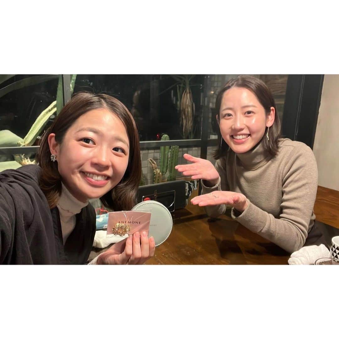 河村綾奈のインスタグラム：「渕上ちゃんとディナー🍖 今だから話せる事、聴ける事ばかりで、 3時間半があっという間に過ぎていきました。 なかなか2人で行ける機会を作れなくてごめんよ〜😭 いや〜楽しかった〜！！  そして、2枚目のこの渕上ちゃんスマイルですよ…かわいい、、！🥹 この笑顔がずっと見られますように☺️✨ また次もしっかりした近況報告がし合えるように、先輩がんばりまっする🧞‍♂️🔥」