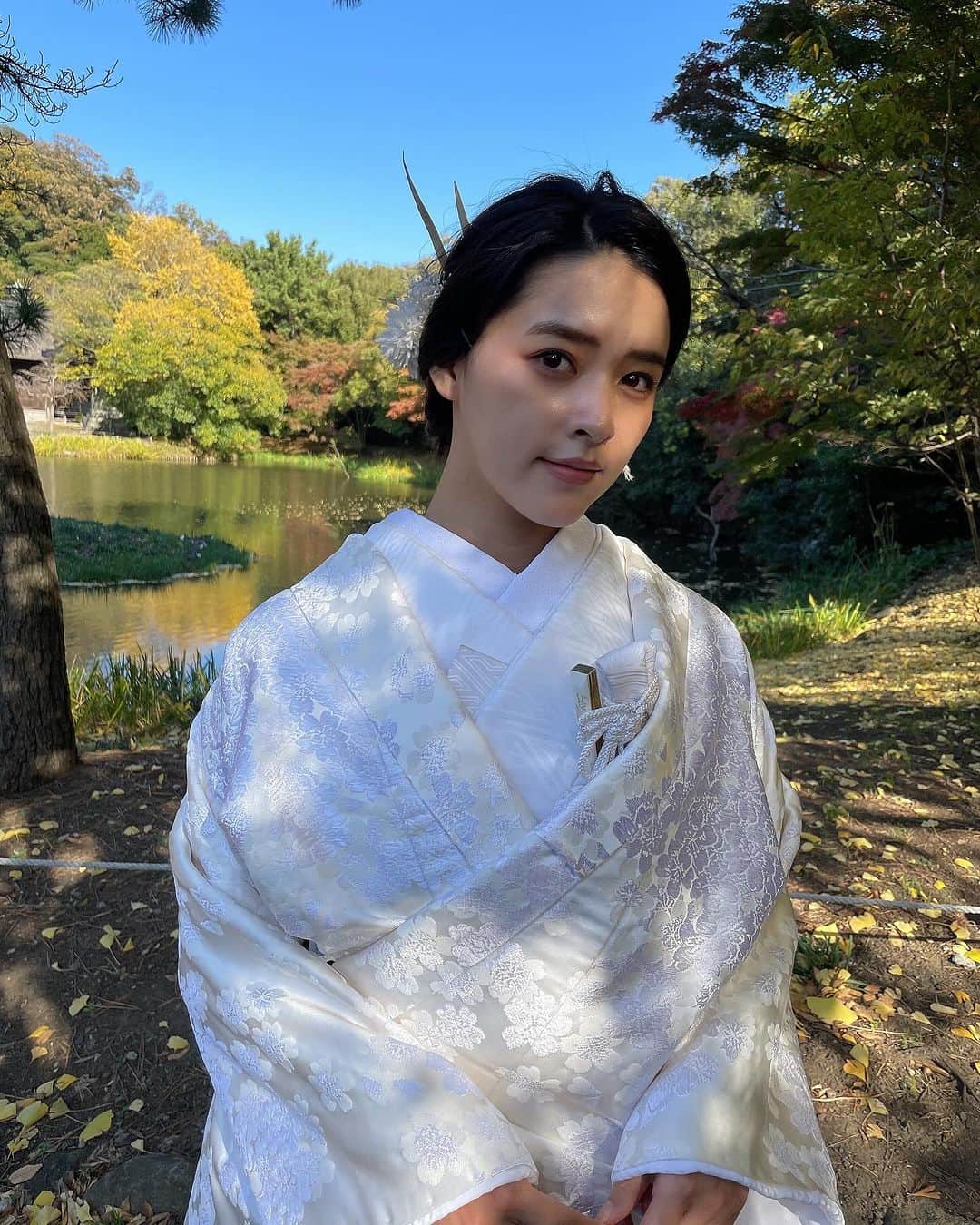 今井雄太郎のインスタグラム：「鎌倉は風が凄い強かった 天気は最高だった #ブライダルヘア  #和装ブライダル」