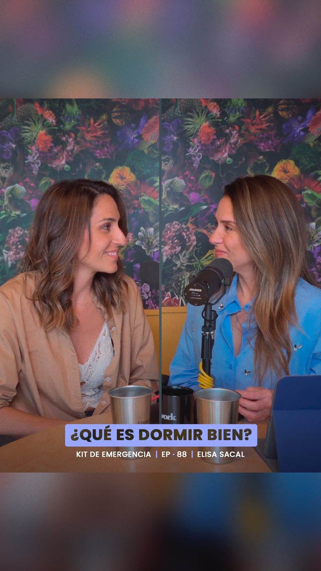 Erika De La Vegaのインスタグラム：「¿Qué es realmente dormir bien? En este episodio con la Doctora Elisa Sacal @dra.elisasacal nos habla de que no necesitamos ningún estudio profundo ni herramienta para saber si estamos durmiendo bien. Basta con hacernos las preguntas básicas: ¿cuánto es nuestro tiempo de sueño?, ¿cómo es nuestra calidad de sueño, hay luces o sonidos que afecten el sueño?, ¿qué hábitos tenemos durante el día y sobre todo las 3 horas antes de ir a dormir?  Este episodio es para verlo con papel y lápiz ✏️ y comenzar a hacer los cambios necesarios para mejorar nuestro sueño #enDefensaPropia   Disponible en todas las plataformas de audio: spotify, google podcasts, apple podcasts, amazon music y en mi canal de youtube.  #ErikaDeLaVega #podcast」