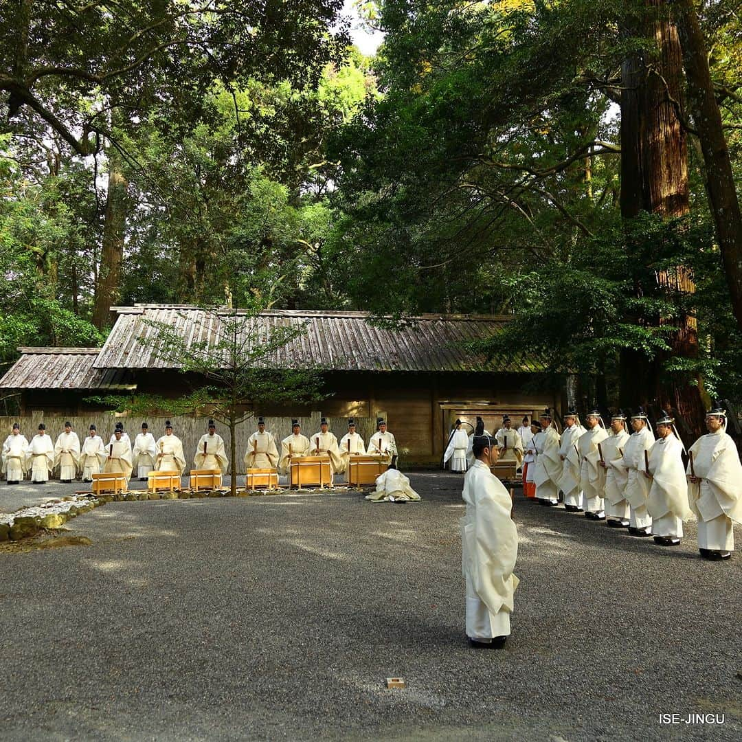 伊勢神宮のインスタグラム：「#伊勢神宮 #神宮 #神社 #心のふるさと #内宮 #新嘗祭 #大御饌 #修祓  #isejingu #jingu #soul_of_japan #japan #jinja #shinto #naiku #ritual」