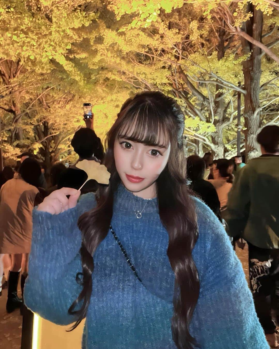 のインスタグラム：「🍁🍂  #昭和記念公園 #イチョウ並木 #ライトアップ #AI加工#l4l #l4f#fff#ffff #fyp#instagram #instalike #03 ##hinachichi09#923#飲みべ高い人集合#飲みべ高い人繋がりたい#_cookhina_ #いいね返し」