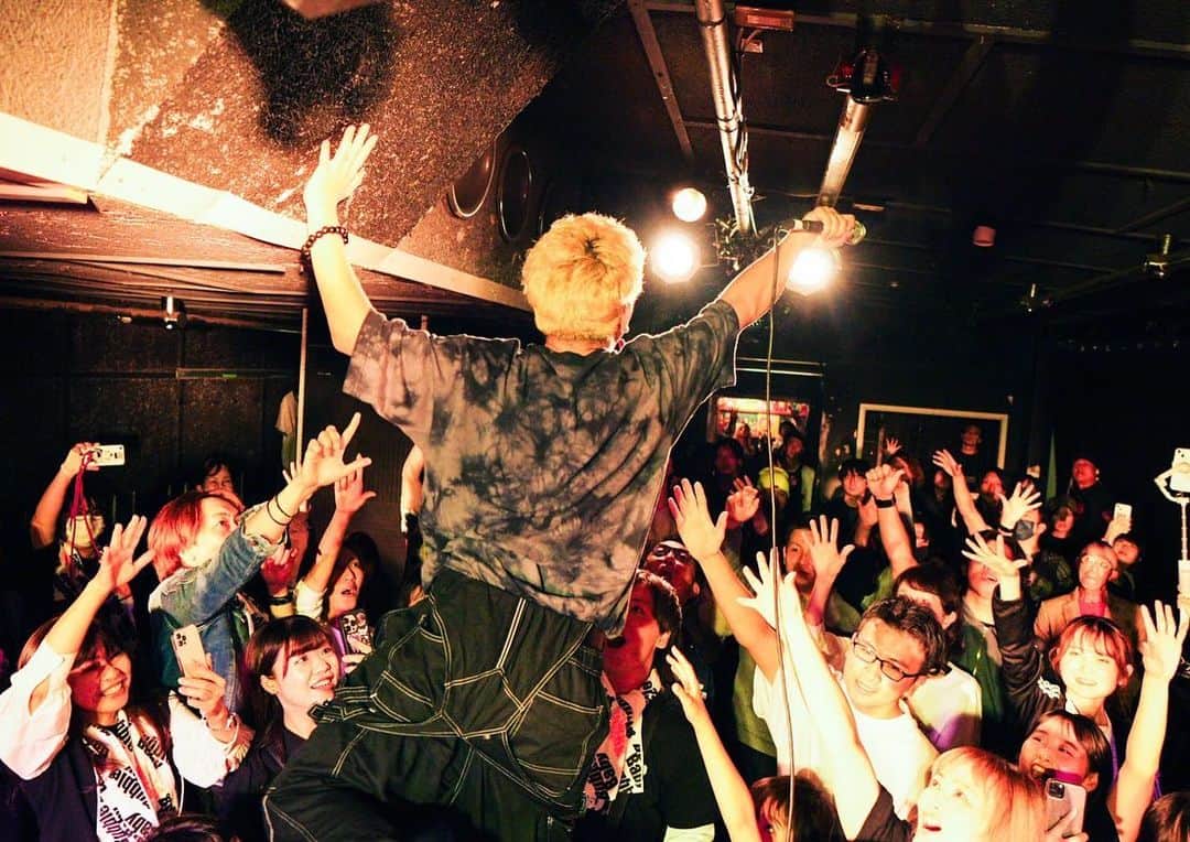 RUDE-αさんのインスタグラム写真 - (RUDE-αInstagram)「2023.10.15 We are Bubble Baby Tour @鈴鹿Answer   📸 Photo by @s_____hooo   #Bubble Baby #バブバブ」11月25日 11時18分 - 5leep3alker