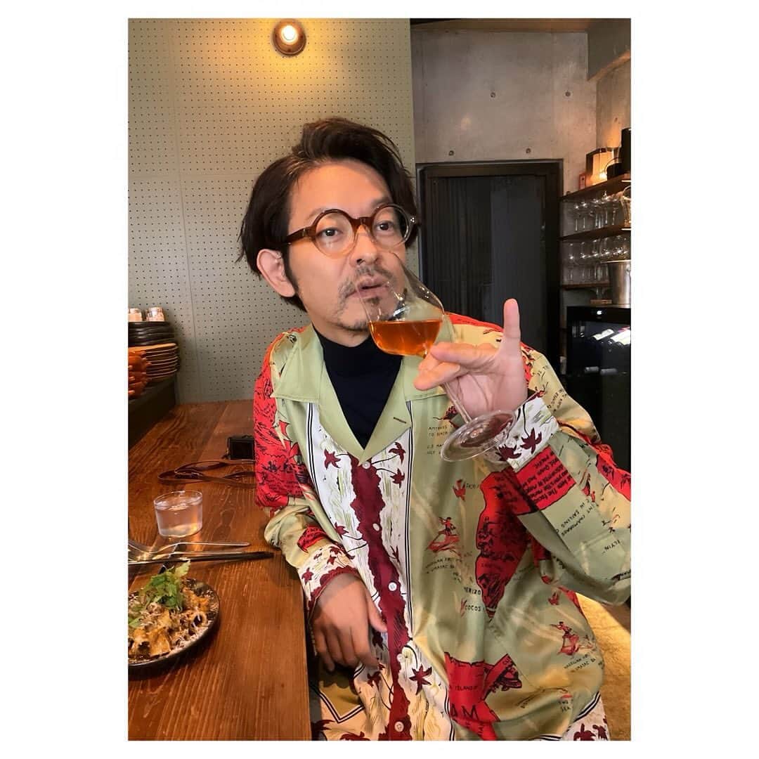 山中崇のインスタグラム：「『UOMO』1月号の「一周まわってStill Love湯！」コーナーにて、マルシンスパとBher Puriを紹介させていただきました。 @uomo_magazine @marushinspa @bhelpuri_shimokita」