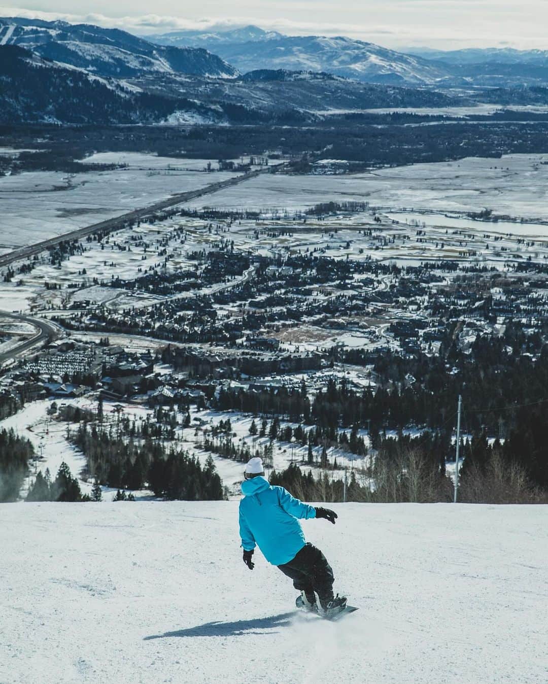 角野友基のインスタグラム：「@jacksonhole opening day with the boys🔥   📸 @keeganrice」