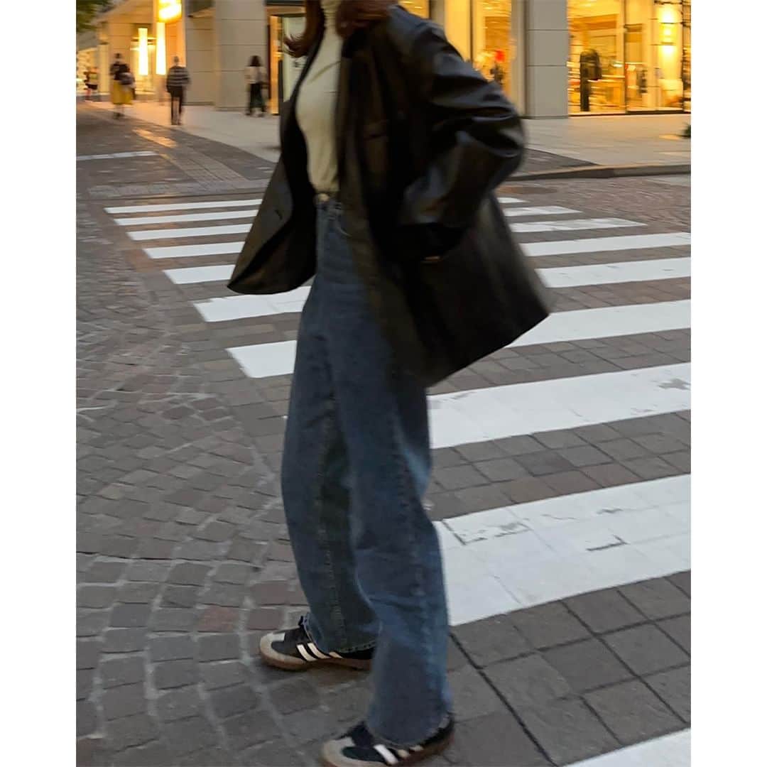 PATRA magazineさんのインスタグラム写真 - (PATRA magazineInstagram)「【シンプルなのにお洒落すぎ！ノームコアコーデ🖤🧺】  あえてベーシックなアイテムをチョイスするノームコアコーデ✨  サイズ感や色合い、小物を意識して ダサくないノームコアにチャレンジしよう🍐  ＼ thank you 🦢 ／ @teri0_____ / @0529_pon @tan___gram / @hrm_159 @chiba_chan_desu / @__misaki.95 @yk.th  今みんなの中で流行っている事やアイテムがあれば @patra__jp をタグ付けしてぜひ教えてね🔔  皆さんのすてきな投稿をぜひ紹介させてください！ . . #ノームコア #ノームコアコーデ #冬コーデ #シンプルコーデ」11月25日 12時00分 - patra__jp