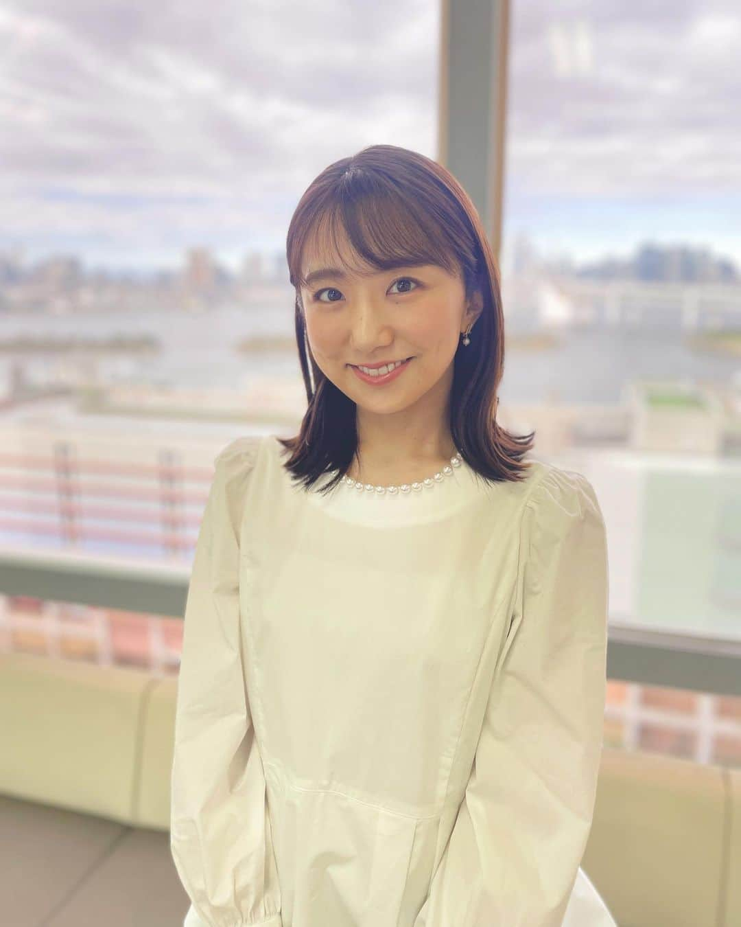 フジテレビ「Live News days」さんのインスタグラム写真 - (フジテレビ「Live News days」Instagram)「昨日からぐっと気温が下がり、とても寒い日になりました。 お台場は風も強く、一気に真冬のような天気に。  北日本の日本海側では「冬の嵐」となっています。  暖かくして過ごしてくださいね。  #FNNプライムオンライン #livenewsdays #ニュース #斉藤舞子 #島田彩夏 #安宅晃樹 #立本信吾 #竹内友佳 #松村未央 #アナウンサー」11月25日 12時08分 - live_news_days