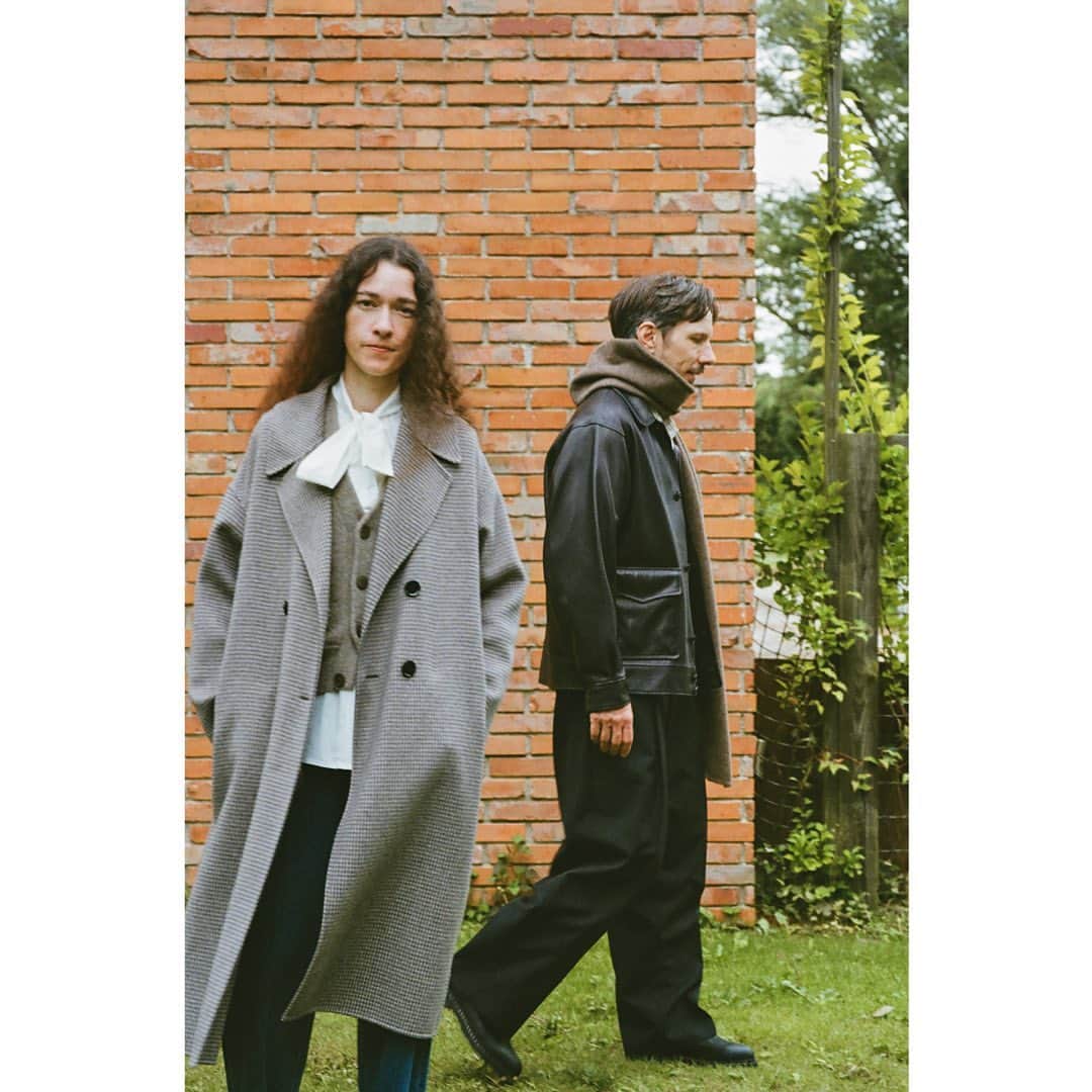 Bshop officialのインスタグラム：「Bshop 2023 AUTUMN & WINTER - SEASON LOOK -  ITEM ---------------------------------------- ［MEN］ JACKET / blurhms 　¥236,500 PANTS / Cellar Door 　¥45,100 STOLE / Muhlbauer 　¥28,600 SHOES / Paraboot 　¥81,400  ［WOMEN］ COAT / LE GLAZIK 　¥45,100 KNIT / THIBAULT VAN DER STRAETE 　¥24,750 SHIRT / eunoia 　¥22,770 DENIM / SERGE de bleu 　¥25,850 ----------------------------------------  ▼SEASON LOOKは、HPにて公開中 https://bshop-inc.com/feature/special/seasonlook-23aw/  #bshop #23aw #bshop23aw_seasonlook」
