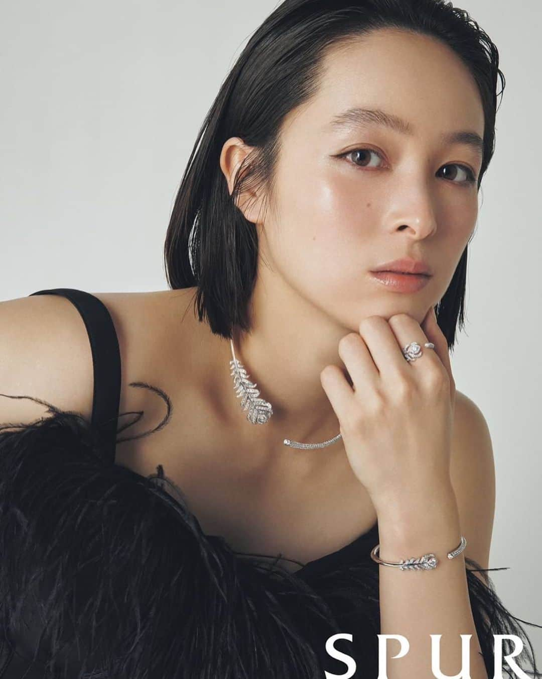 清野菜名さんのインスタグラム写真 - (清野菜名Instagram)「SPUR 1月号  ぜひみてね☺︎ おつかれーらいす。  @boucheron @spurmagazine」11月25日 12時36分 - seinonana