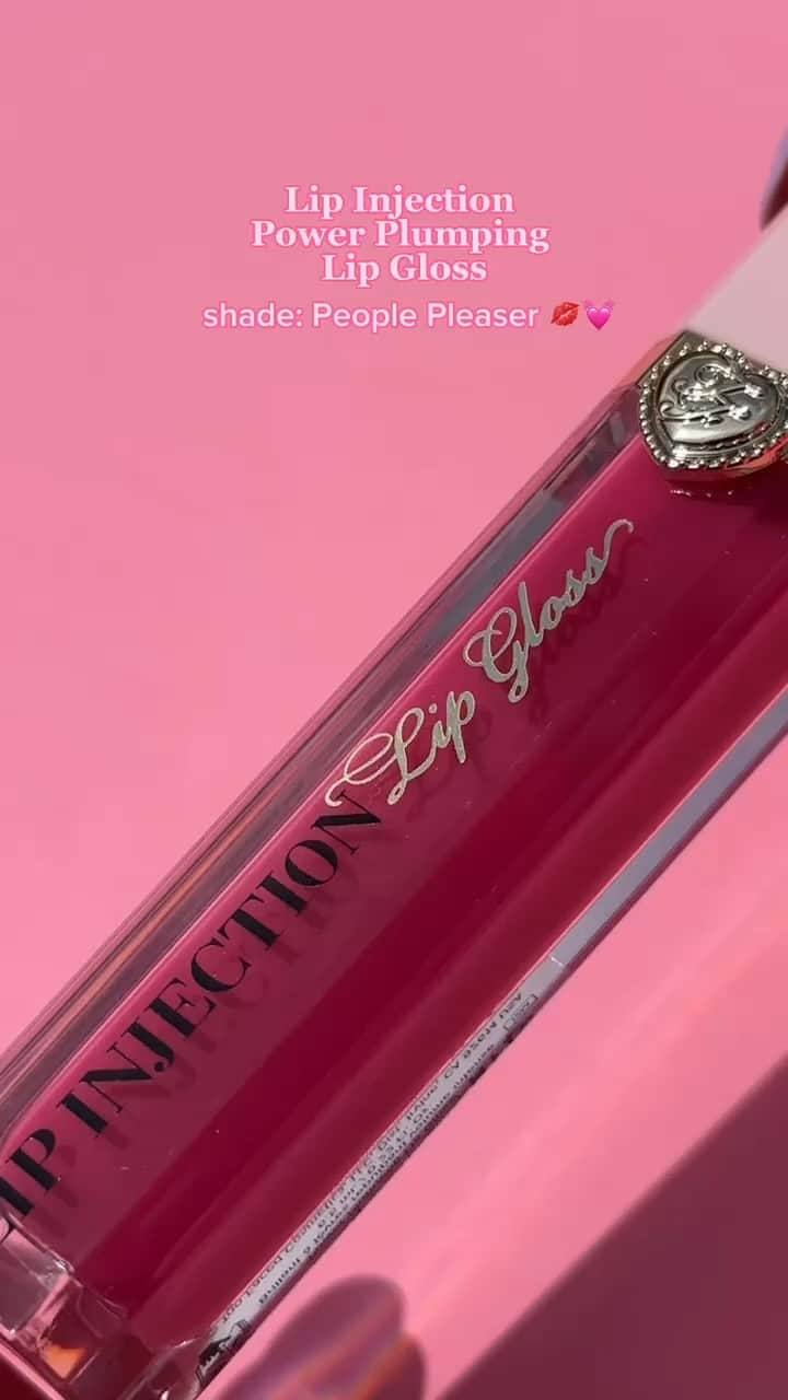 Too Facedのインスタグラム：「Drench your lips in plush, beautiful juicy color with our Lip Injection Power Plumping Lip Gloss! 💓💋😍 Shop now from @sephora at @kohls #toofaced #tfcrueltyfree」