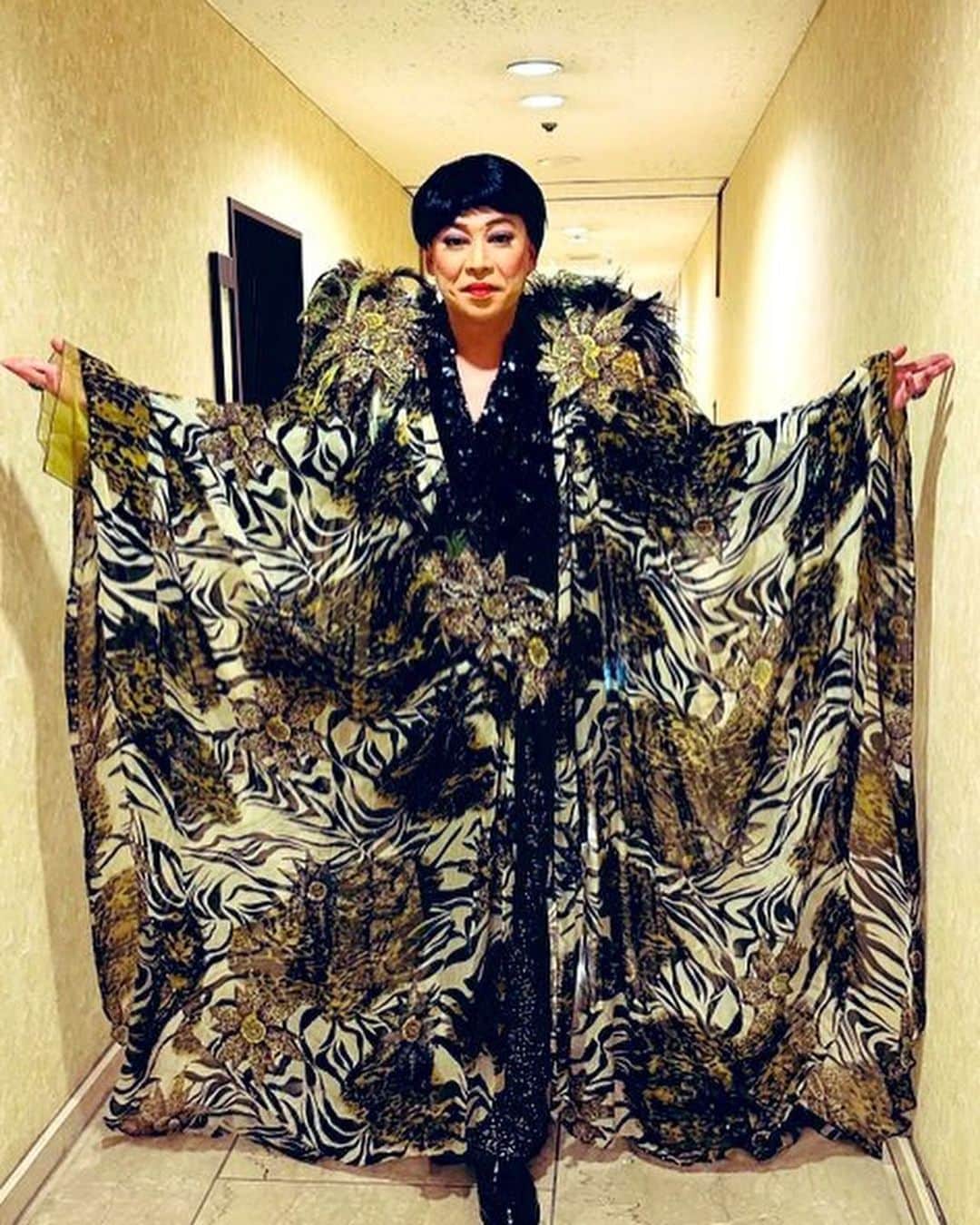 美川憲二さんのインスタグラム写真 - (美川憲二Instagram)「年末年始‼️  カウントダウン　告知よ〜😃😄🎉🎉🎉🎉🎉🎉🎉🎉🎉🎉🎉🎉🎉✌️  2023年の締めくくりは  北海道　登別温泉♨️  「登別グランドホテル」さんにて  12月31日(日)  美川憲二カウントダウン 23：45〜0：15。😃🎉🎉🎉🎉🎉  2024年1月1日、元旦  美川憲二　お正月ショー🎍🎍🎍 15：00〜  美川憲二として、久しぶりの年越し　営業‼️  カウントダウンと元旦ステージ‼️  嬉しいです😍😭😭😭😭😭  是非是非、皆様のお越しをお待ちしております❤️  2023年 美川憲二　カウントダウン‼️  美川憲二カウントダウン‼️🎉🎉  それそれ〜😃😄🎉🎉🎉⤴️⤴️ #登別グランドホテル #2023年カウントダウン #年越しカウントダウン #2024年元旦お正月公演 #北海道 #登別温泉 #美川憲一 #美川憲二 #ものまね #皆様のお越しをお待ちしております #久しぶりの年越しカウントダウン #生のステージ #嬉しいです」11月25日 12時30分 - mikawakenji