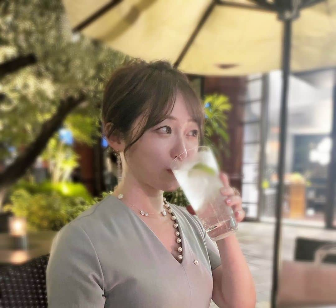 本谷亜紀さんのインスタグラム写真 - (本谷亜紀Instagram)「深夜までやってて助かる！  📍赤坂一点張 赤坂店 🚉赤坂駅  大切な大学からの友人の結婚パーティー☺️海外の方も多いレストランウェディングで、なんと8時間飲み続けた🍺楽しい名前のクラフトビールも😋 ㅤㅤㅤㅤㅤㅤㅤㅤㅤㅤㅤㅤㅤ その後は赤坂一点張 赤坂店で味噌ラーメン🍜酔っててあんまり綺麗に写真が撮れてないですが間違いなく都内屈指の美味しさの味噌ラーメン💡  ㅤㅤㅤㅤㅤㅤㅤㅤㅤㅤㅤㅤㅤ 余裕があればチャーハンもおすすめしたい！！  ワンピース👗褒めてもらえて嬉しい！どこのって質問あったけど　@huedaytoevening です🥰アクセサリーは　@near_and_dear.shop   #赤坂一点張 #赤坂ラーメン  #ラーメン #らーめん #麺スタグラム #つけ麺 #ランチ #中華そば #🍜　#結婚式　#ヘアセット」11月25日 12時57分 - akichi0518_ramen