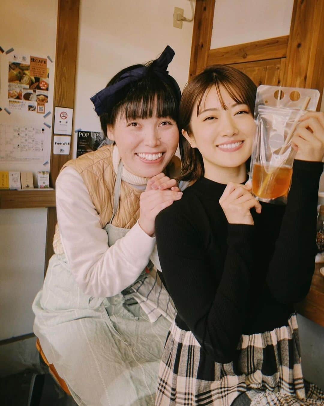 誠子さんのインスタグラム写真 - (誠子Instagram)「日奈が誠子マルシェに来てくれました。  遠くから一人でとことこ歩いてくる日奈が 可愛くて、綺麗で、大好きだなぁと思いました。  merci，hina🙊💛」11月25日 13時01分 - seiko_1204