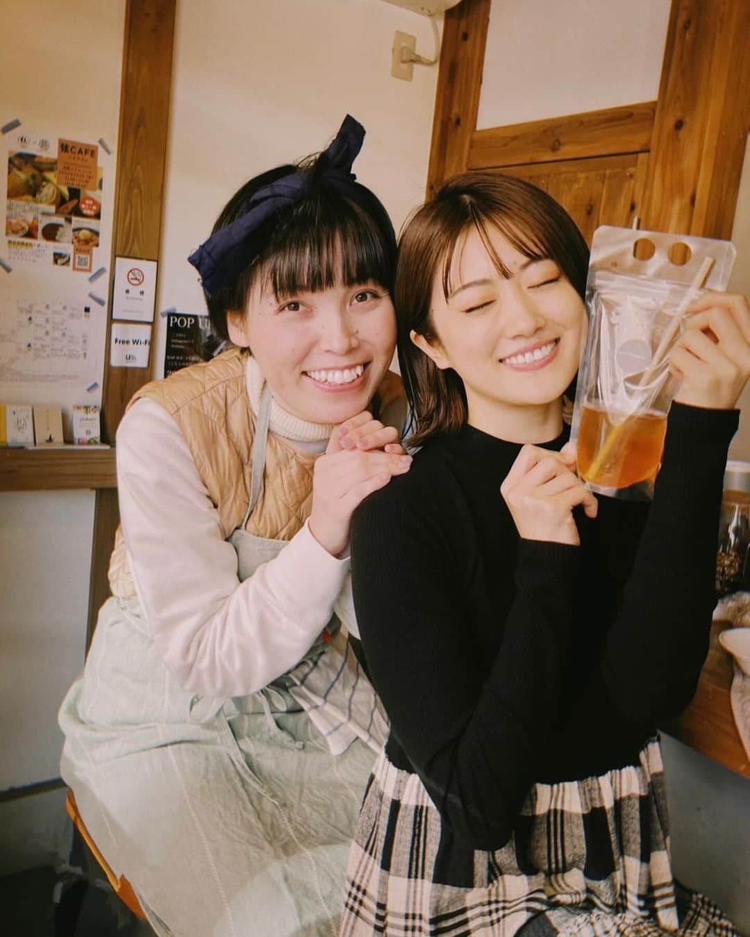 誠子さんのインスタグラム写真 - (誠子Instagram)「日奈が誠子マルシェに来てくれました。  遠くから一人でとことこ歩いてくる日奈が 可愛くて、綺麗で、大好きだなぁと思いました。  merci，hina🙊💛」11月25日 13時01分 - seiko_1204