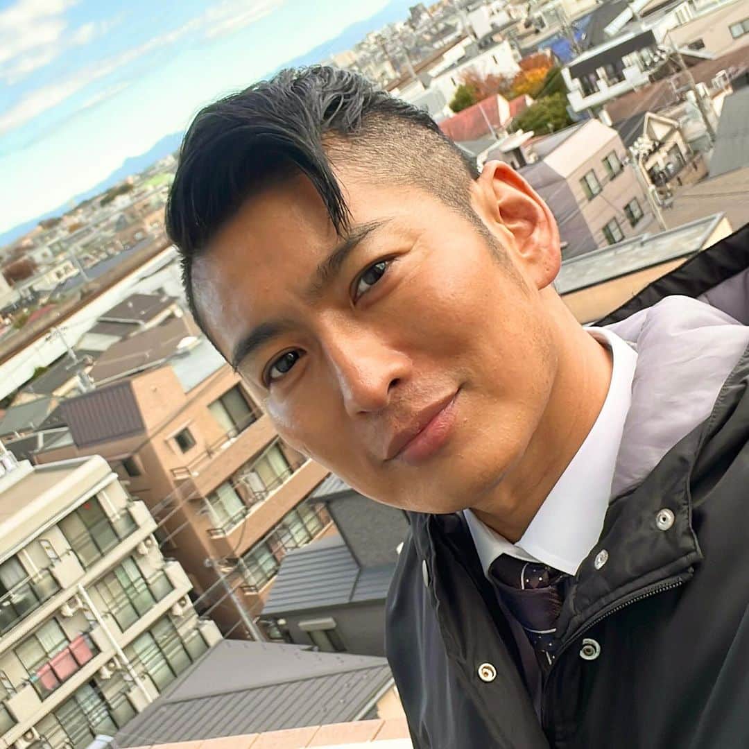 松田悟志のインスタグラム：「今日も撮影です😊✨ 急に寒くなりましたね❄️」