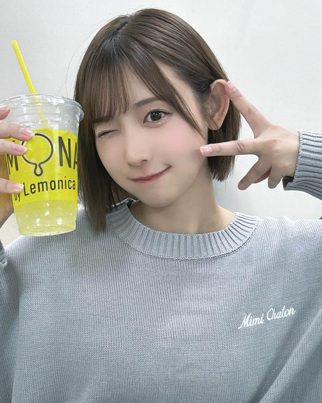 水湊みおのインスタグラム：「今日も1日がんばるぞい〜🍋」