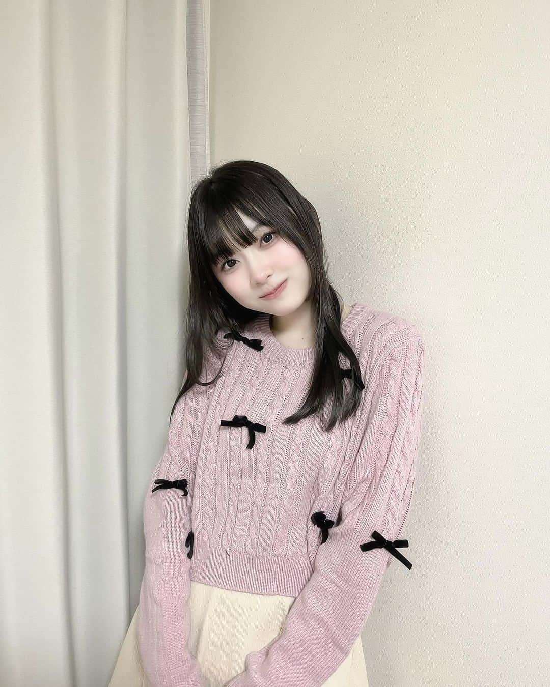 歩花さんのインスタグラム写真 - (歩花Instagram)「SHEINさんで冬服コーデ組んでみた！！ 制服っぽいコーデお気に入り💤💤  1コーデ シャツ 11068282 ベスト 3762446 ネクタイ5907262 スカート5907262 💤(ピン) 21140027  2コーデ ニット 24029819 スカート 24029819 ピン11994979  3コーデ ブラウス 23124709 スカート 3302776  試すたび、好きが見つかる。届くたび、好きが増えてく。  クーポンコード：BFJP063 クーポンの使用で、お買い上げ金額1～5,999円まではセール価格より15%OFF、6,000円以上は20%OFF！ @shein_japan  #PR #SHEINblackfriday #SHEINGoodFinds #SHEINforAll #loveshein #ad #saveinstyle #DazyHyunA #SHEIN #sheinforall #冬服 #sheinコーデ #OOTD #sheinコーデ」11月25日 19時00分 - honoka_0714_