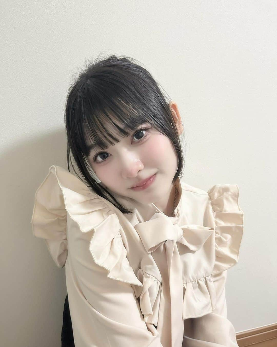 歩花さんのインスタグラム写真 - (歩花Instagram)「SHEINさんで冬服コーデ組んでみた！！ 制服っぽいコーデお気に入り💤💤  1コーデ シャツ 11068282 ベスト 3762446 ネクタイ5907262 スカート5907262 💤(ピン) 21140027  2コーデ ニット 24029819 スカート 24029819 ピン11994979  3コーデ ブラウス 23124709 スカート 3302776  試すたび、好きが見つかる。届くたび、好きが増えてく。  クーポンコード：BFJP063 クーポンの使用で、お買い上げ金額1～5,999円まではセール価格より15%OFF、6,000円以上は20%OFF！ @shein_japan  #PR #SHEINblackfriday #SHEINGoodFinds #SHEINforAll #loveshein #ad #saveinstyle #DazyHyunA #SHEIN #sheinforall #冬服 #sheinコーデ #OOTD #sheinコーデ」11月25日 19時00分 - honoka_0714_